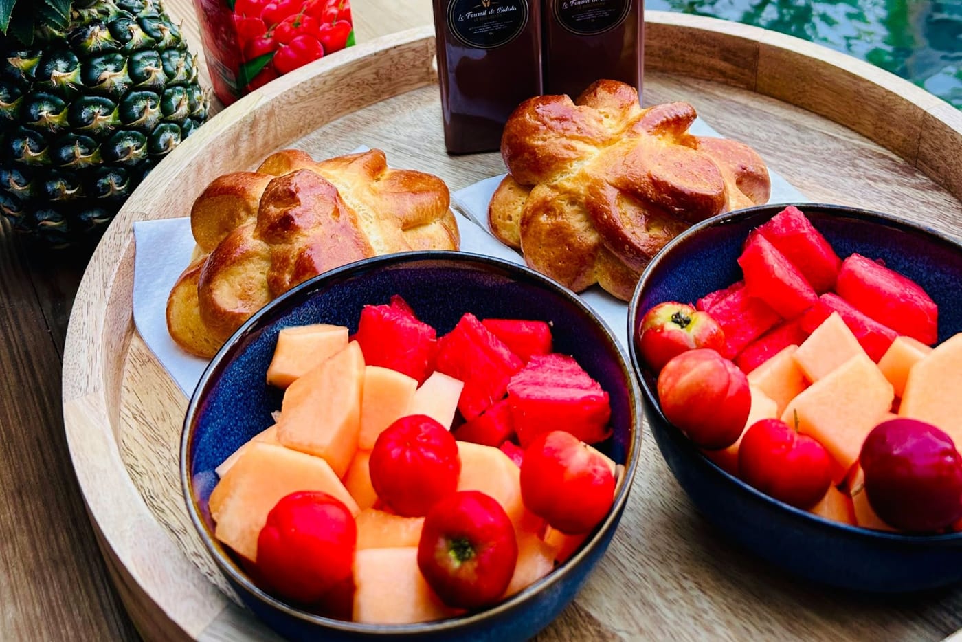 Le petit-déjeuner servi au bord du bac à punch